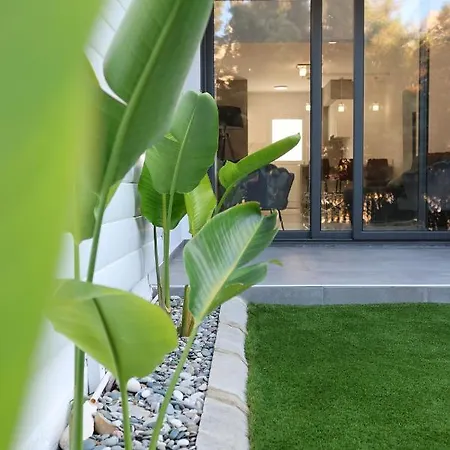 Luxury Garden Apartment Paphos