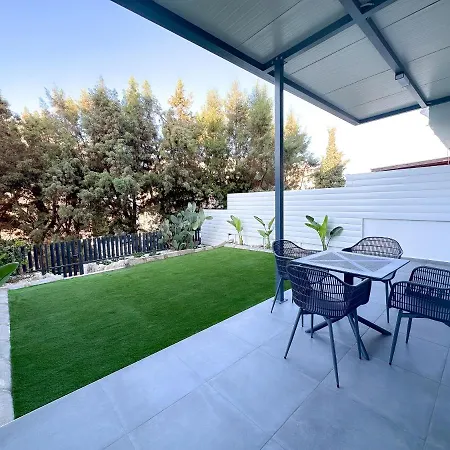 Luxury Garden Apartman *