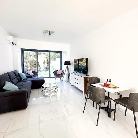 Luxury Garden Apartman *